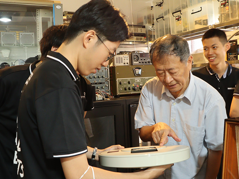 Diverse Interactive Formats